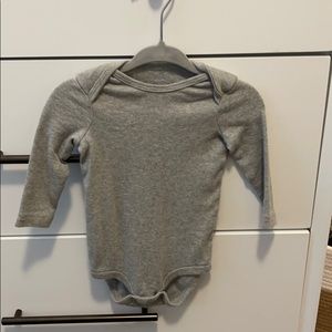 Primary long sleeve grey onesie 0-3m